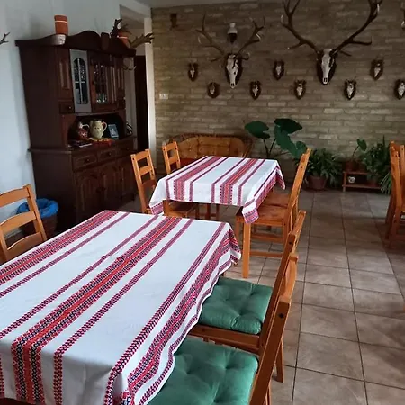 Vadaszkuert Vendegfogado Bed & Breakfast *