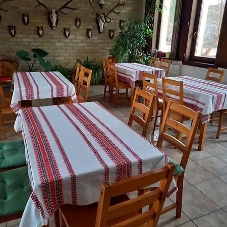 B&B Vadaszkuert Vendegfogado Alsonyek