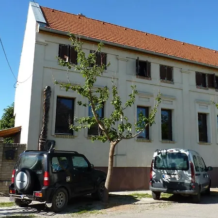 Vadaszkuert Vendegfogado Bed & Breakfast *