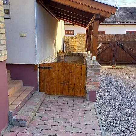 فندق مبيت وإفطار Vadaszkuert Vendegfogado Alsonyek
